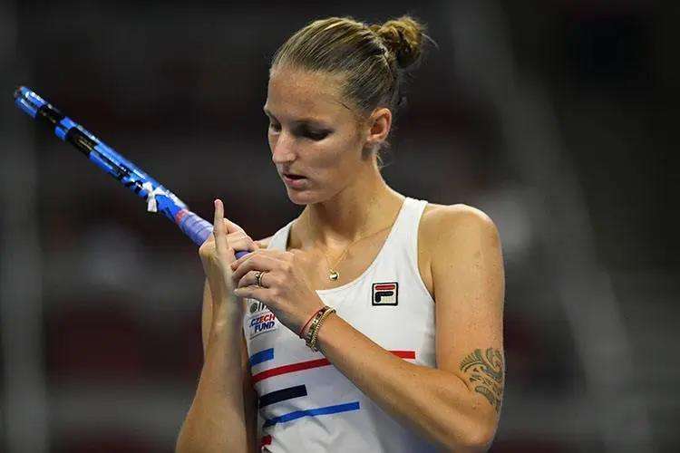 比赛局势复杂首场状态出色,勇士观众沸腾!,科维托娃重返赛场引发球迷热议 比赛局势复杂首场状态出色,勇士观众沸腾!,科维托娃重返赛场引发球迷热议