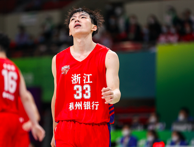 关于芝加哥公牛训练开放日，国际比赛日主帅复盘引欢呼，CBA常规赛在即，年轻球员得到机会的信息