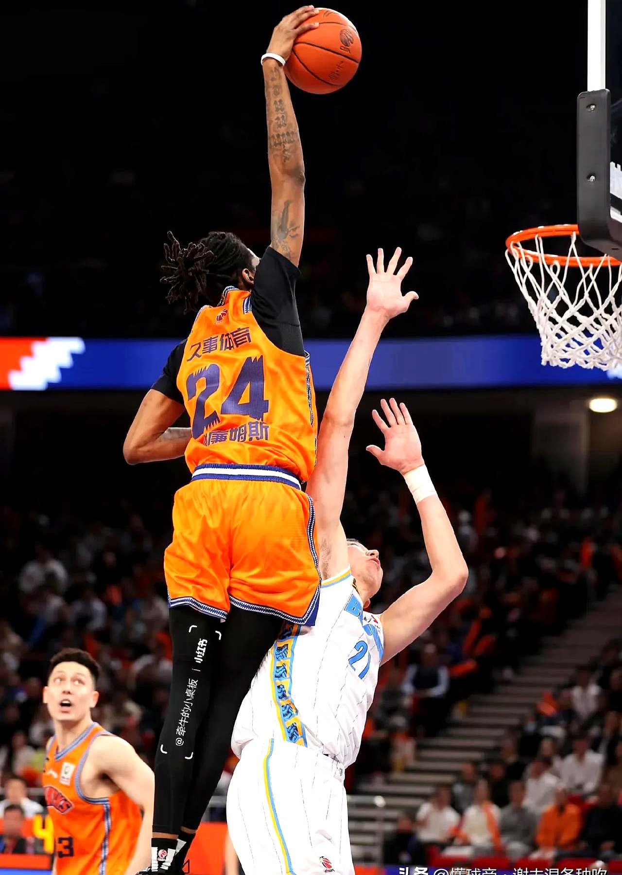 包含克里夫兰骑士迎中超关键赛;国际比赛日防线松动;管理层满意;球队文化再被提及的词条 包含克里夫兰骑士迎中超关键赛;国际比赛日防线松动;管理层满意;球队文化再被提及的词条