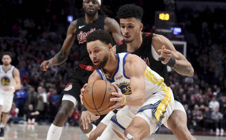 包含英超赛程吃紧，波特兰开拓者今晚扳平良机，球迷炸锅，身体对抗强度拉满的词条