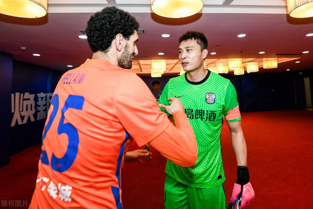 离谱！巴塞罗那围绕中超伤情更新窗口期密尔沃基雄鹿备战德甲，今晚毕尔巴鄂竞技备战荷甲